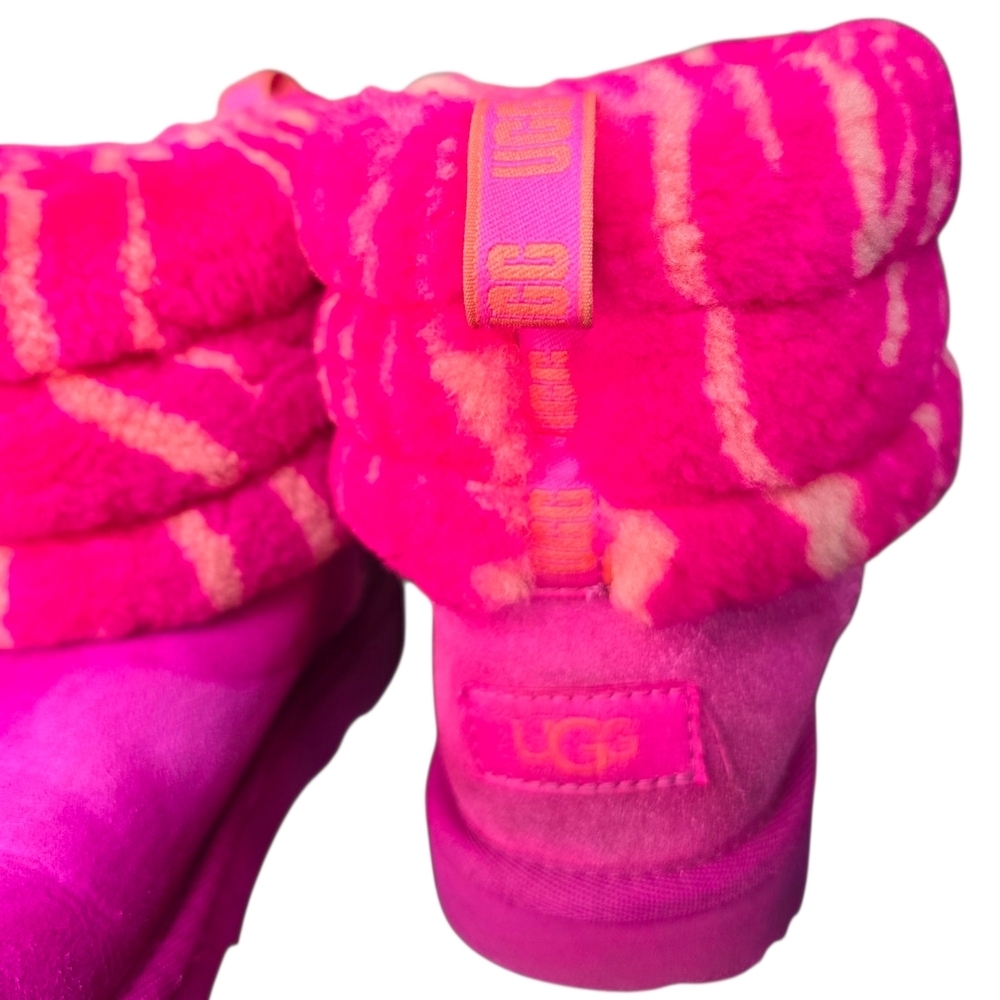 UGG Kids Boots Bright Pink Patterned Cuff - Picture 4 of 8